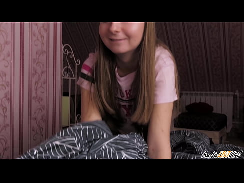 ❤️ Blondie-k bere BFF-ren sakon zurrupatzen du eta esperma jasotzen du ahoan ️ Pornografia besterik ez gurean eu.niceporn-tv.ru ﹏