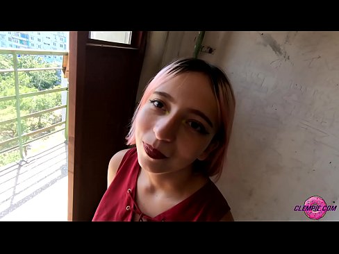 ❤️ Ikasle sentsuak arrotz bat zurrupatzen du kanpoaldean - Cum On His Face ️ Pornografia besterik ez gurean eu.niceporn-tv.ru ﹏